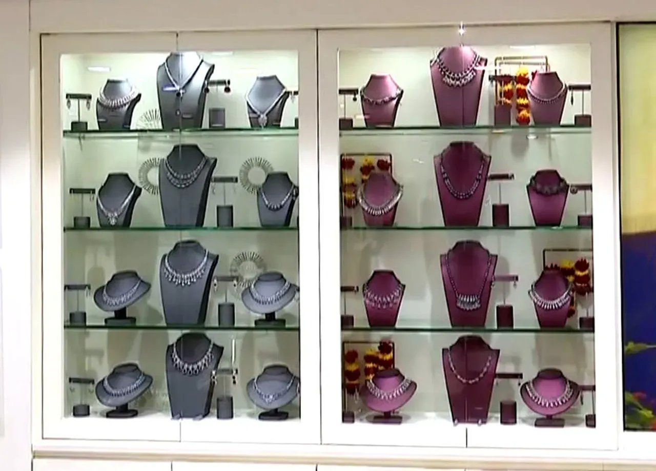 Silver prices soar past Rs 2.45 lakh per kg, outpacing gold at record speed