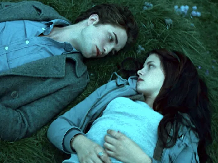 Kristen Stewart wants to direct a Twilight remake with a bigger budget